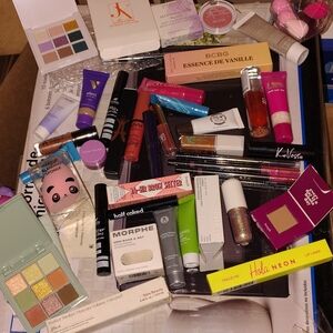 Morphe Lip Gloss Set - Pink and Red